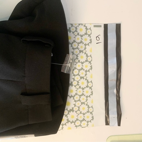 NWT black dress shorts - Picture 10 of 15